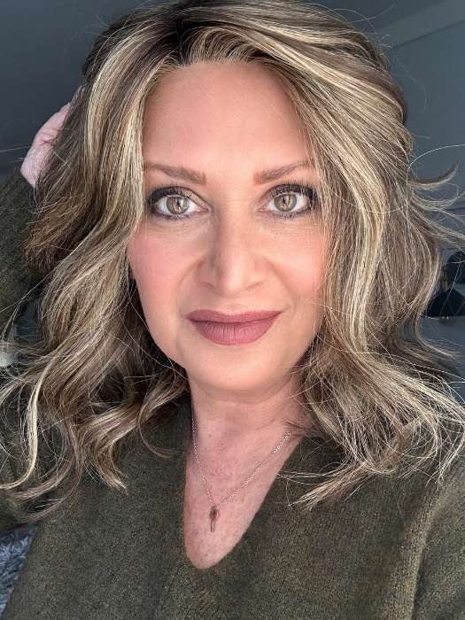 Bella Vida | Petite/Average | Synthetic Lace Front Wig (Hand-Tied)