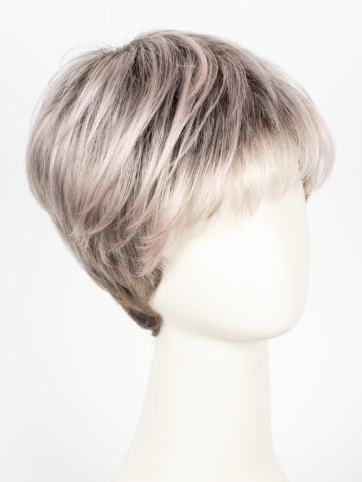 Stop Hi Tec | Short Synthetic Wig (Mono Crown)